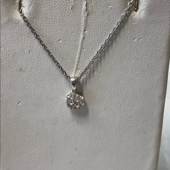 Jewelry - 14k Gold diamond  pendant.